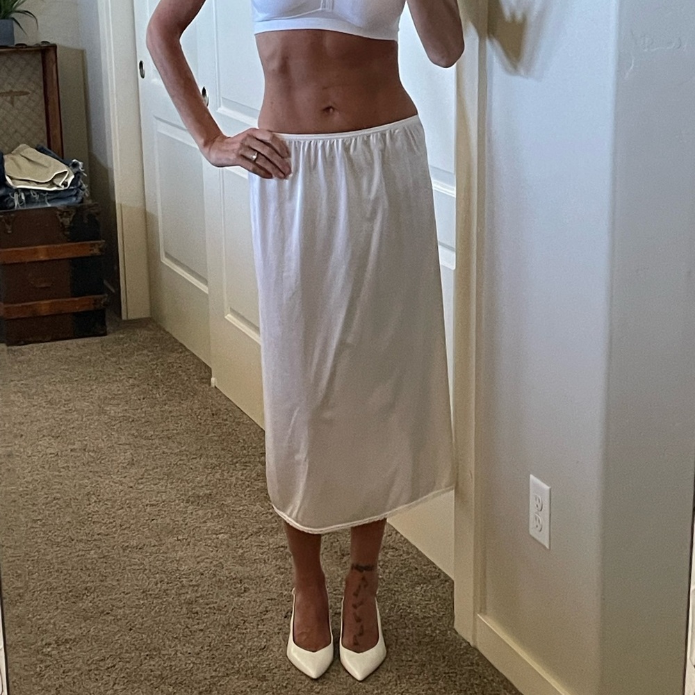 Vintage slip skirt 🔥 - Picture 3 of 4